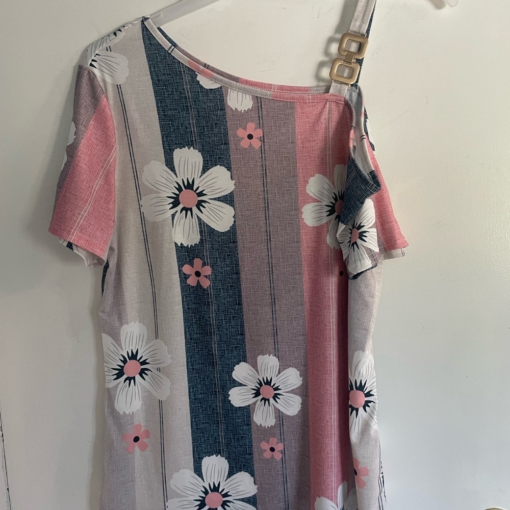 Temu Off-one-shoulder Pretty Floral Striped Women's Top in size large